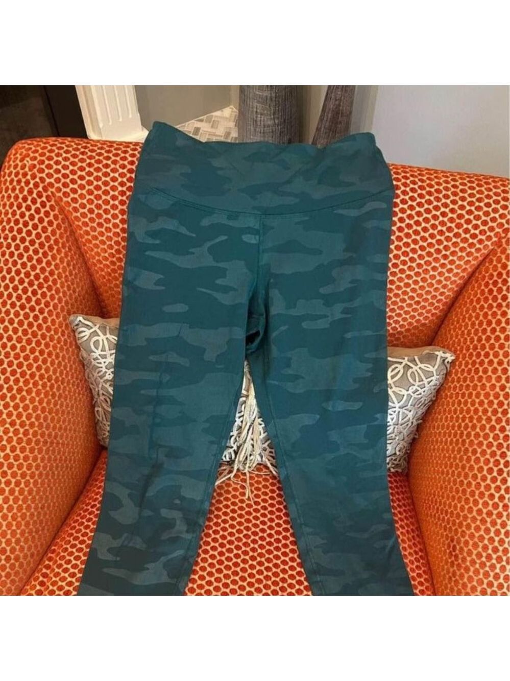 Old Navy Active Legging Emerald Green Camo Size M